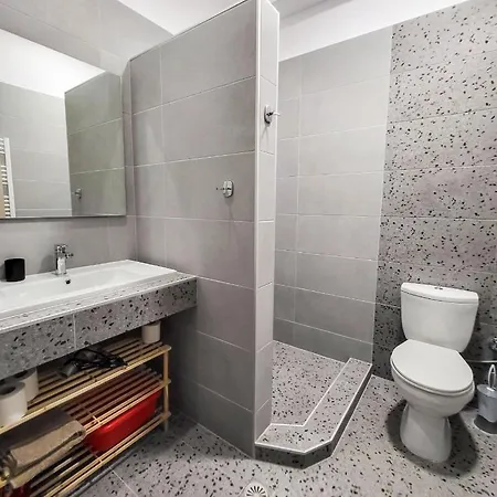 Varka Apartament *